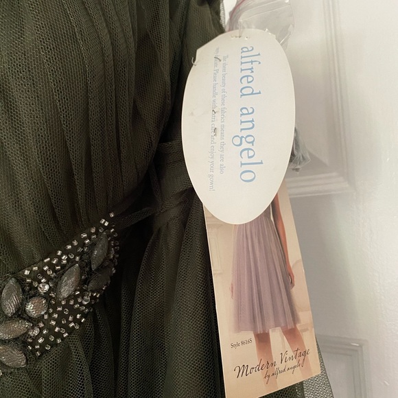 Brand new - Alfred Angelo green gown - Picture 4 of 4